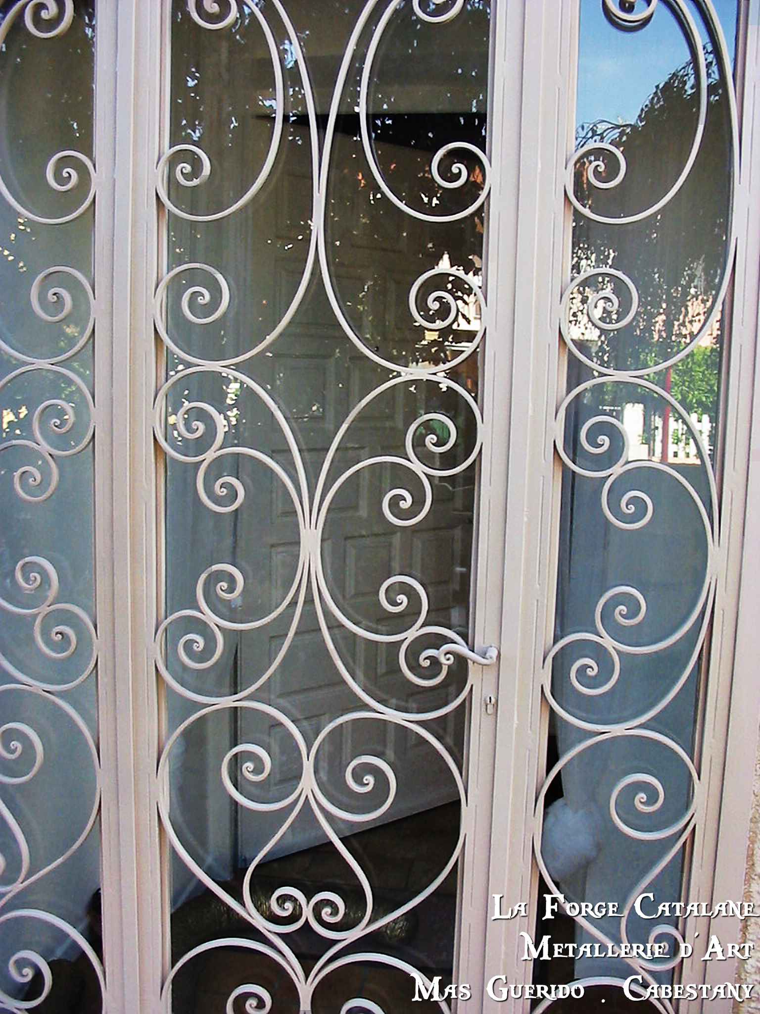 grille porte vitrage volute 3 fer Forge Catalane Cabestany.jpg